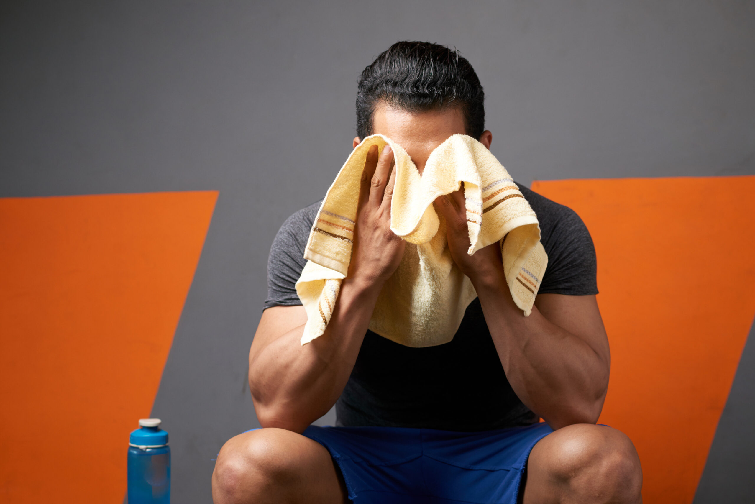 Masz wysokie ciśnienie i boisz się ćwiczyć? Sprawdź, jak mądry fitness i trening obniżają nadciśnienie bez litrów potu w PikiTiki!